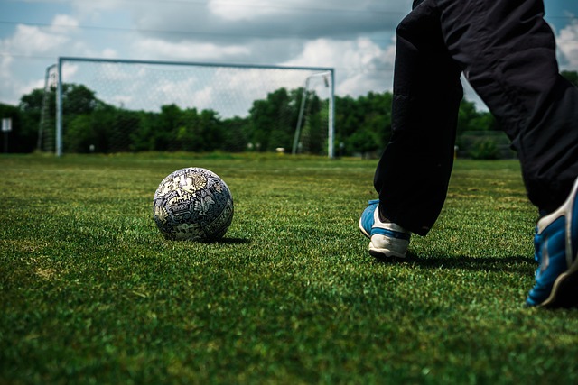 加克波伤缺数周基耶萨因病缺席，斯洛特回应球员状况